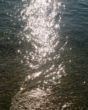 Denizdeki deniz dalgaları