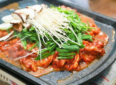 Lezzetli Asya yemeklerinin yakın görüntüsü