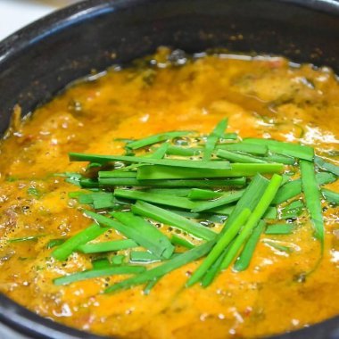 Kore yemeği, pirinç ve kızarmış sebze.