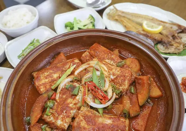 Lezzetli Asya yemeklerinin yakın görüntüsü