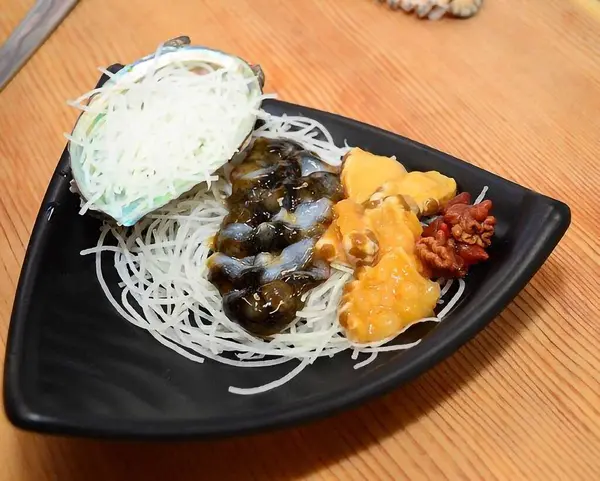 Kore yemeği, pirinç eriştesi.