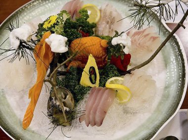 Japon yemeği, suşi ve balığı.