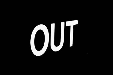 Siyah arka planda kelime yayılıyor