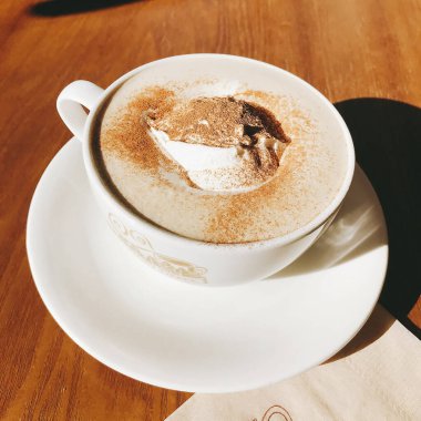 Masada sıcak kahve.