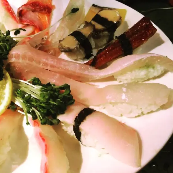 Japon yemek suşi rulo