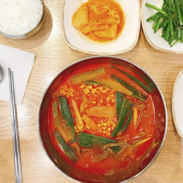 Lezzetli Asya yemeklerinin yakın görüntüsü