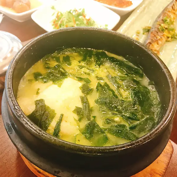 Lezzetli Asya yemeklerinin yakın görüntüsü