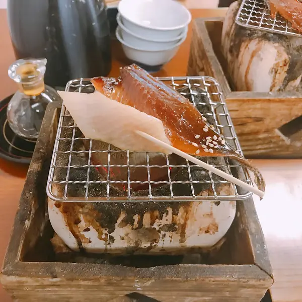 Markette ızgara balık.