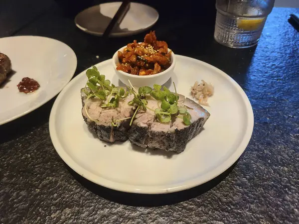 Lezzetli Asya yemeklerinin yakın görüntüsü