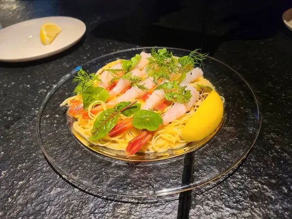 Lezzetli Asya yemeklerinin yakın görüntüsü