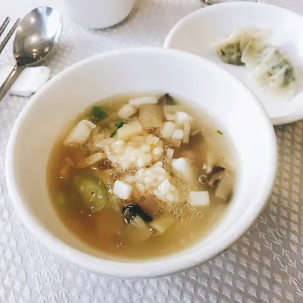 Lezzetli Asya yemeklerinin yakın görüntüsü