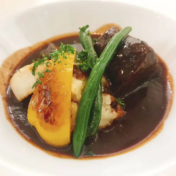 Lezzetli Asya yemeklerinin yakın görüntüsü