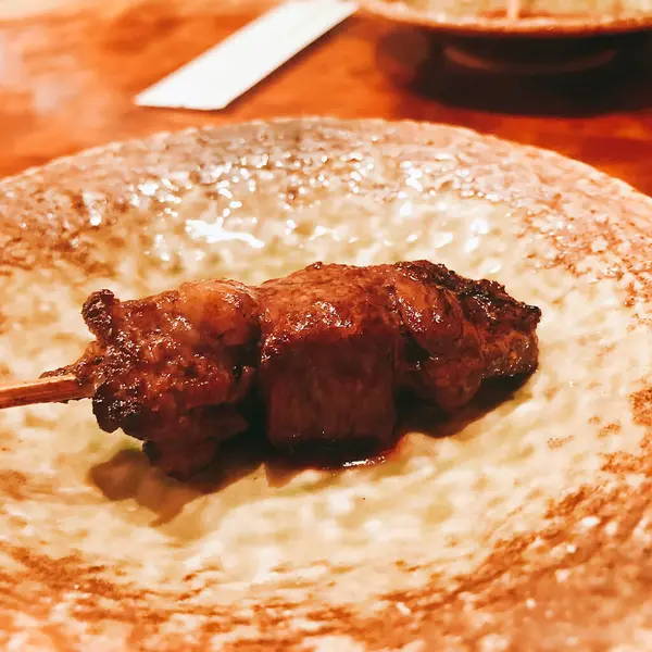 Sebzeli ve otlu ızgara kuzu eti.