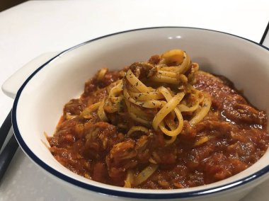 tavuklu ve sebzeli makarna