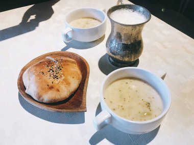 Lezzetli Asya yemeklerinin yakın görüntüsü