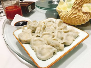 Lezzetli Asya yemeklerinin yakın görüntüsü