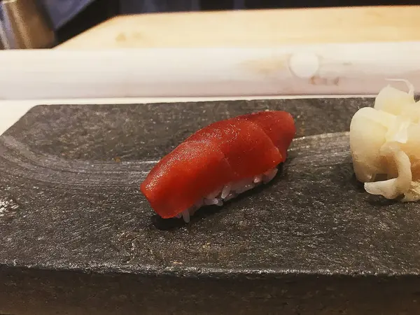suşi somon ve peynir ile