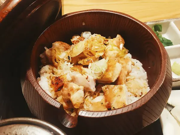 Lezzetli Asya yemeklerinin yakın görüntüsü