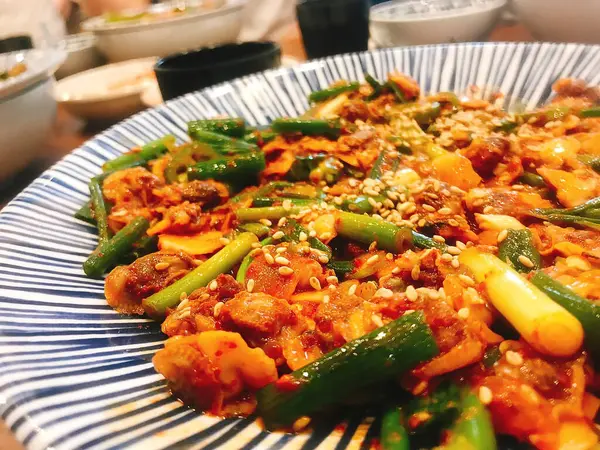 Lezzetli Asya yemeklerinin yakın görüntüsü