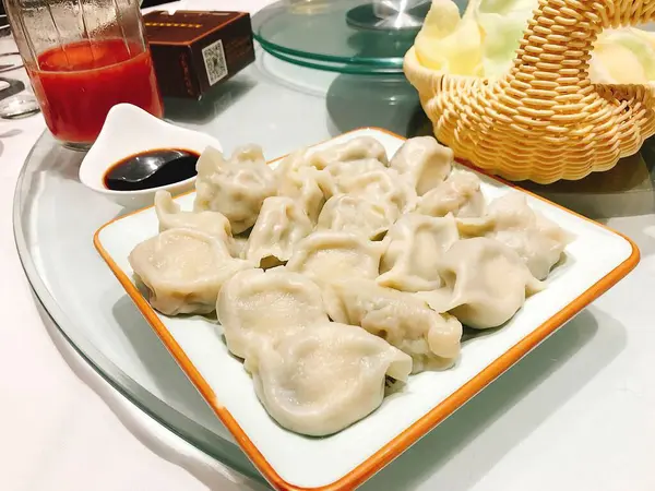 Lezzetli Asya yemeklerinin yakın görüntüsü