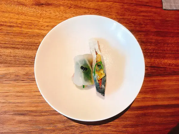 Japon suşisi ve balıklı suşi.