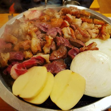 Lezzetli Asya yemeklerinin yakın görüntüsü