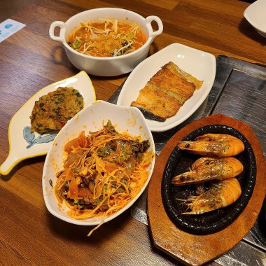 Lezzetli Asya yemeklerinin yakın görüntüsü