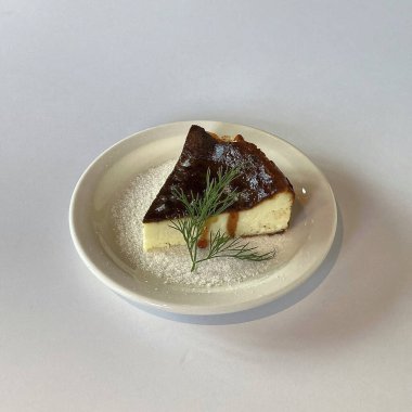 bir plaka üzerinde Cheesecake