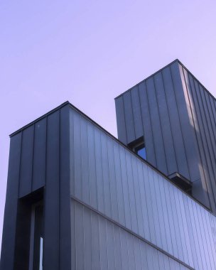 Şehrin modern binası