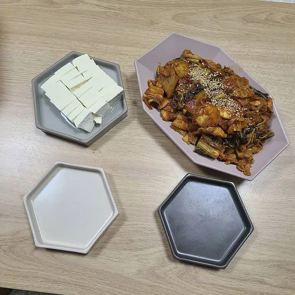 Lezzetli Asya yemeklerinin yakın görüntüsü