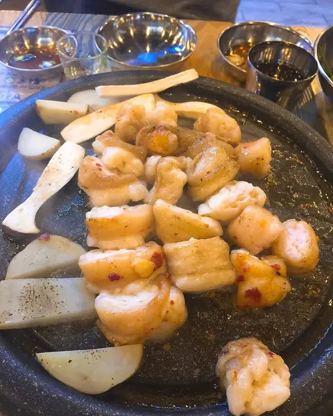 Lezzetli Asya yemeklerinin yakın görüntüsü