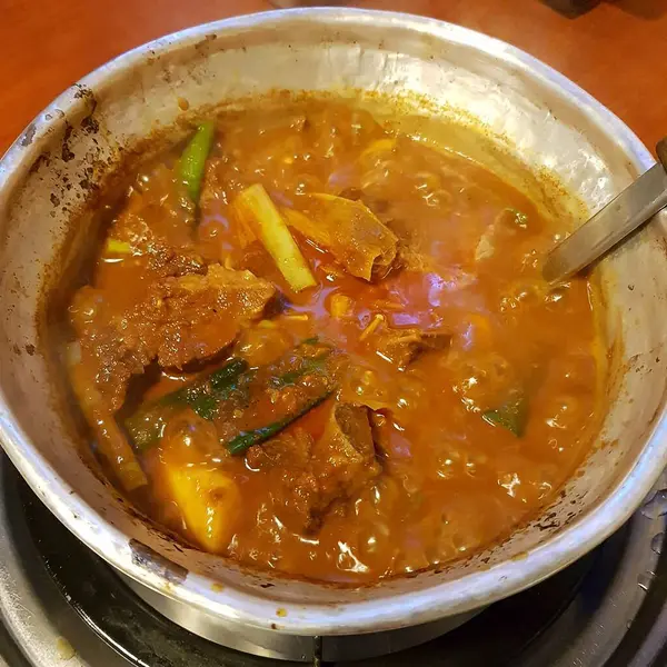 Lezzetli Asya yemeklerinin yakın görüntüsü