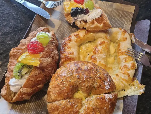 Lezzetli yiyeceklere yakın.