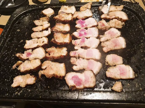 Lezzetli Asya yemeklerinin yakın görüntüsü