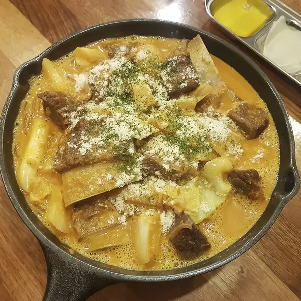 etli ve peynirli makarna