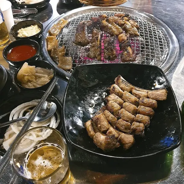 Lezzetli Asya yemeklerinin yakın görüntüsü