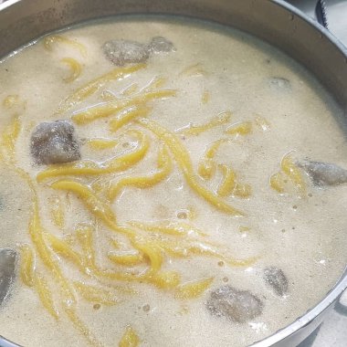 Lezzetli Asya yemeklerinin yakın görüntüsü