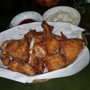 Sebzeli kızarmış tavuk.