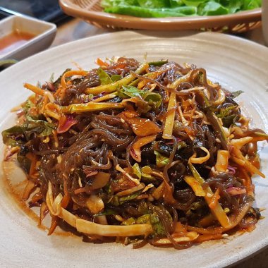 Karıştır - sebzeli ve baharatlı kızarmış şehriye