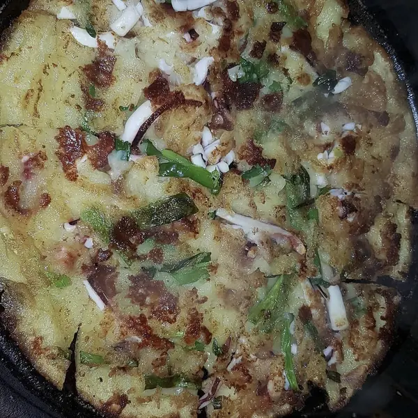 Domuz pastırmalı yumurta ve sebze.