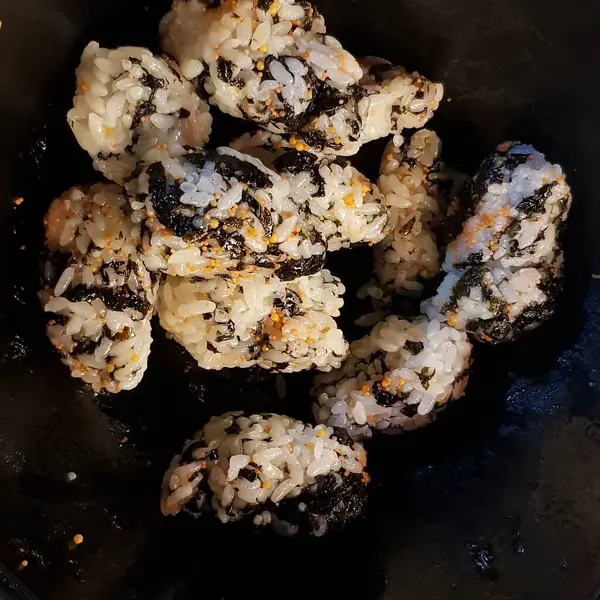 Lezzetli Asya yemeklerinin yakın görüntüsü