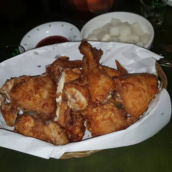 Sebzeli kızarmış tavuk.