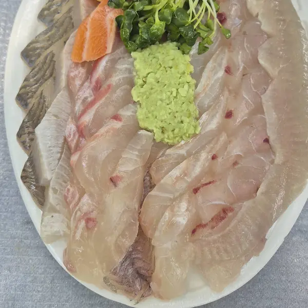 Taze somon ve sebzeli balık