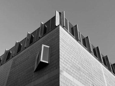 Şehrin modern binası