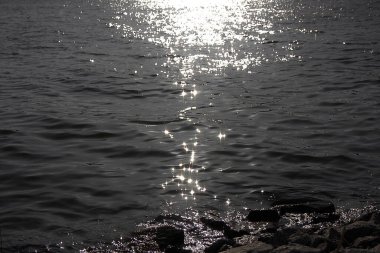 Gölde güzel bir gün batımı