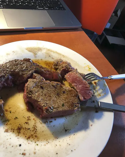 Bifteğin mutfak fotoğrafı.