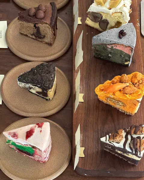 Farklı tatlı ve lezzetli pastalar.