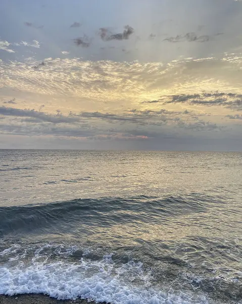 Baltık deniz kıyısında güzel bir gün batımı