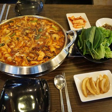 Lezzetli Asya yemeklerinin yakın görüntüsü