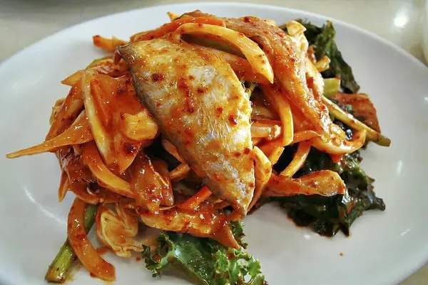 Lezzetli Asya yemeklerinin yakın görüntüsü